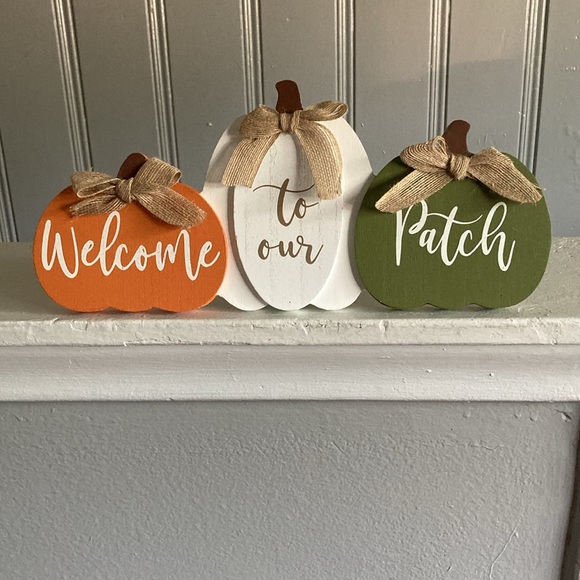 NWT- Welcome To Our Patch- Triple Wooden Pumpkin Sign w/ Easel Stand - Picture 12 of 17